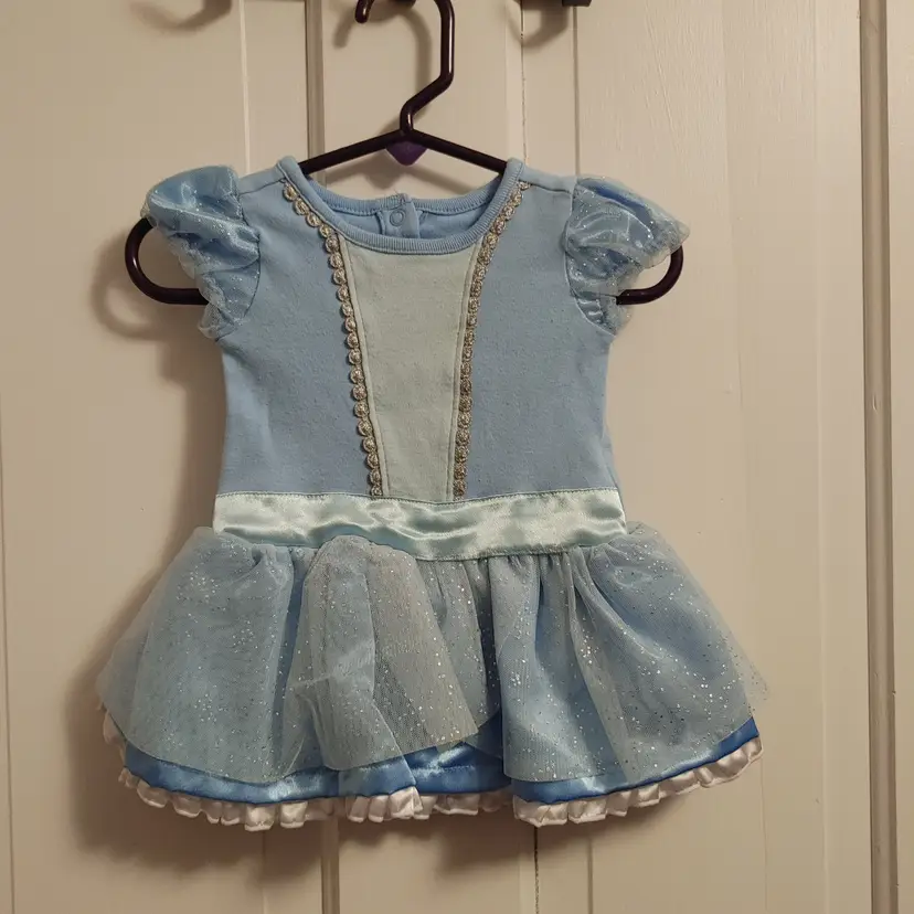 Kids- Brand: Disney Baby. Size 0-3 Months. Cinderella dress. Material- 100% cotton. No callouts.