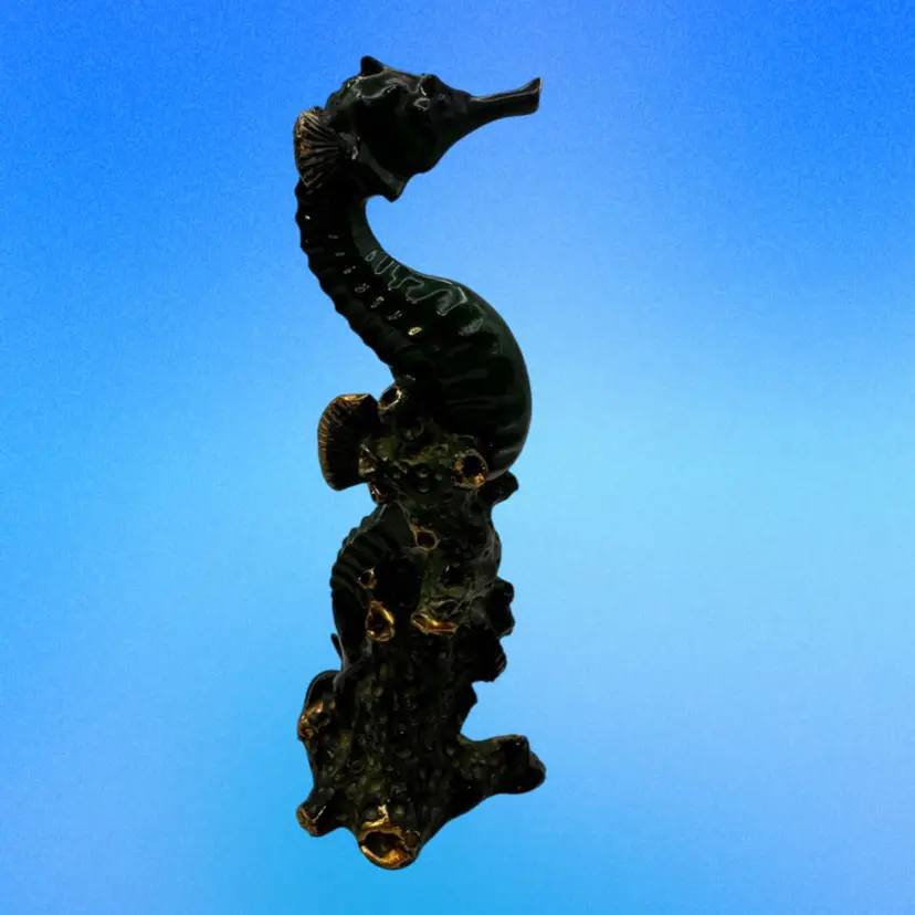 030 Seahorse Statue