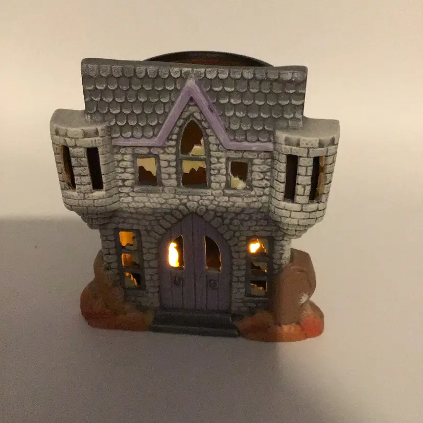 Haunted house, tea light 5.5 inches