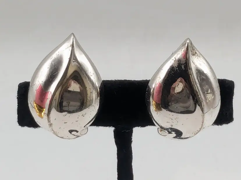 Vintage Trifari Silver Tone Abstract Leaf Clip-On Earrings