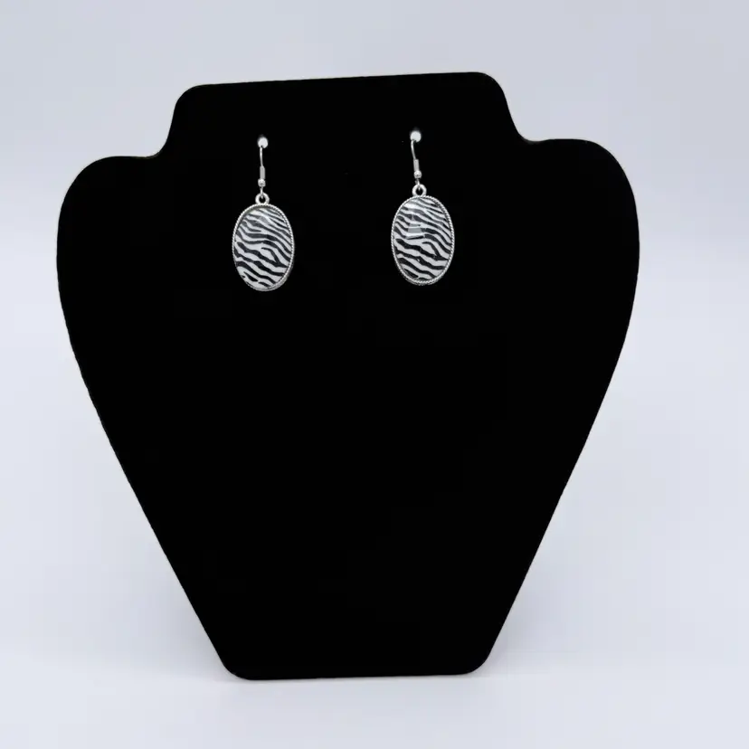 Black & White Silver Tone Zebra Animal Print Oval Dangle Drop Earrings Fashion