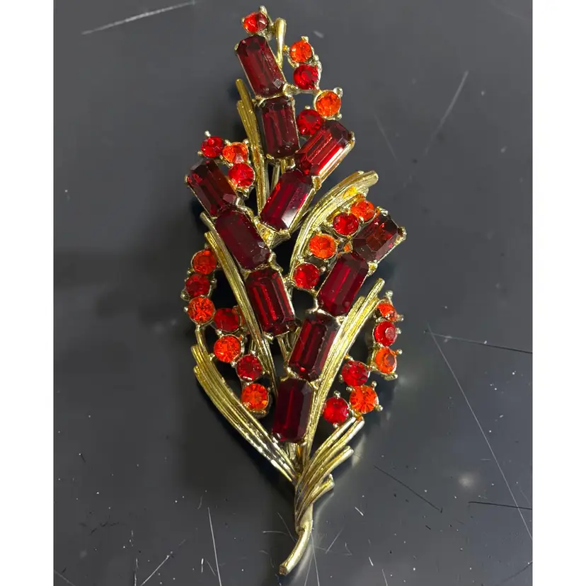 Huge 3.5”x 1.5” Coro Pegasus Gold Tone Siam Red & Hyacinth Rhinestone Leaf Brooch ca. 1950s