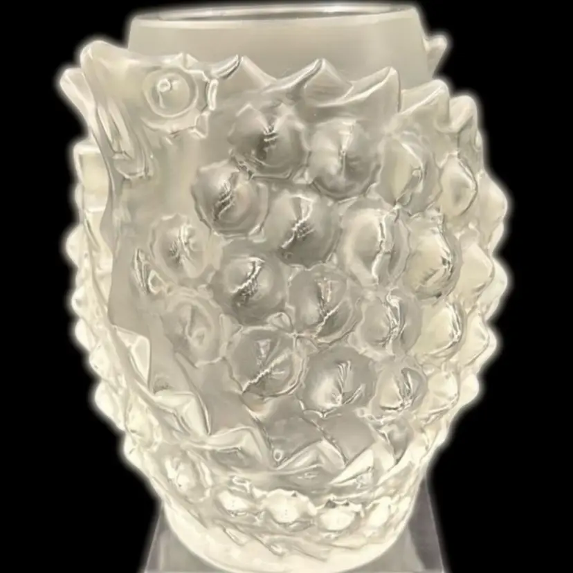 #01 LALIQUE FRENCH CRYSTAL MARTIGUES VASE Has A Signature Without An R and Is Not In Uppercase Block Writing.