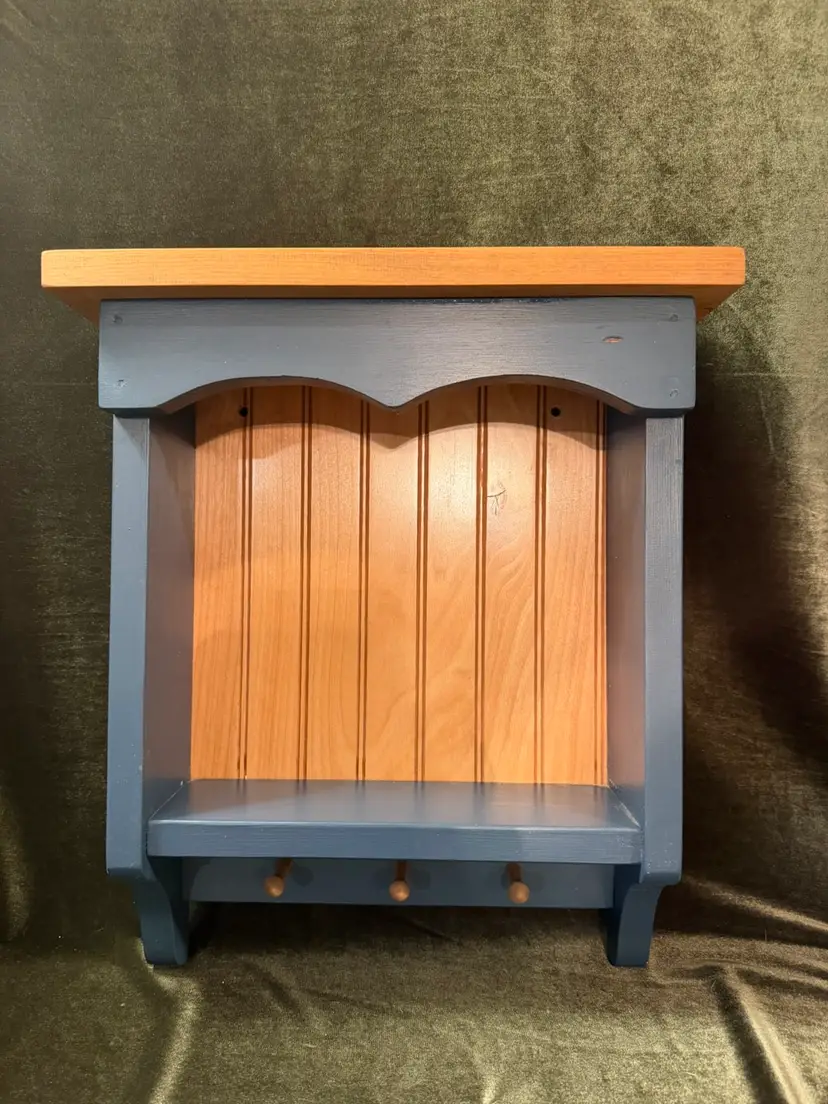 Vintage Country Blue & Pine 17" Wall Shelf w/ 3 Storage Pegs – Farmhouse Beadboard
