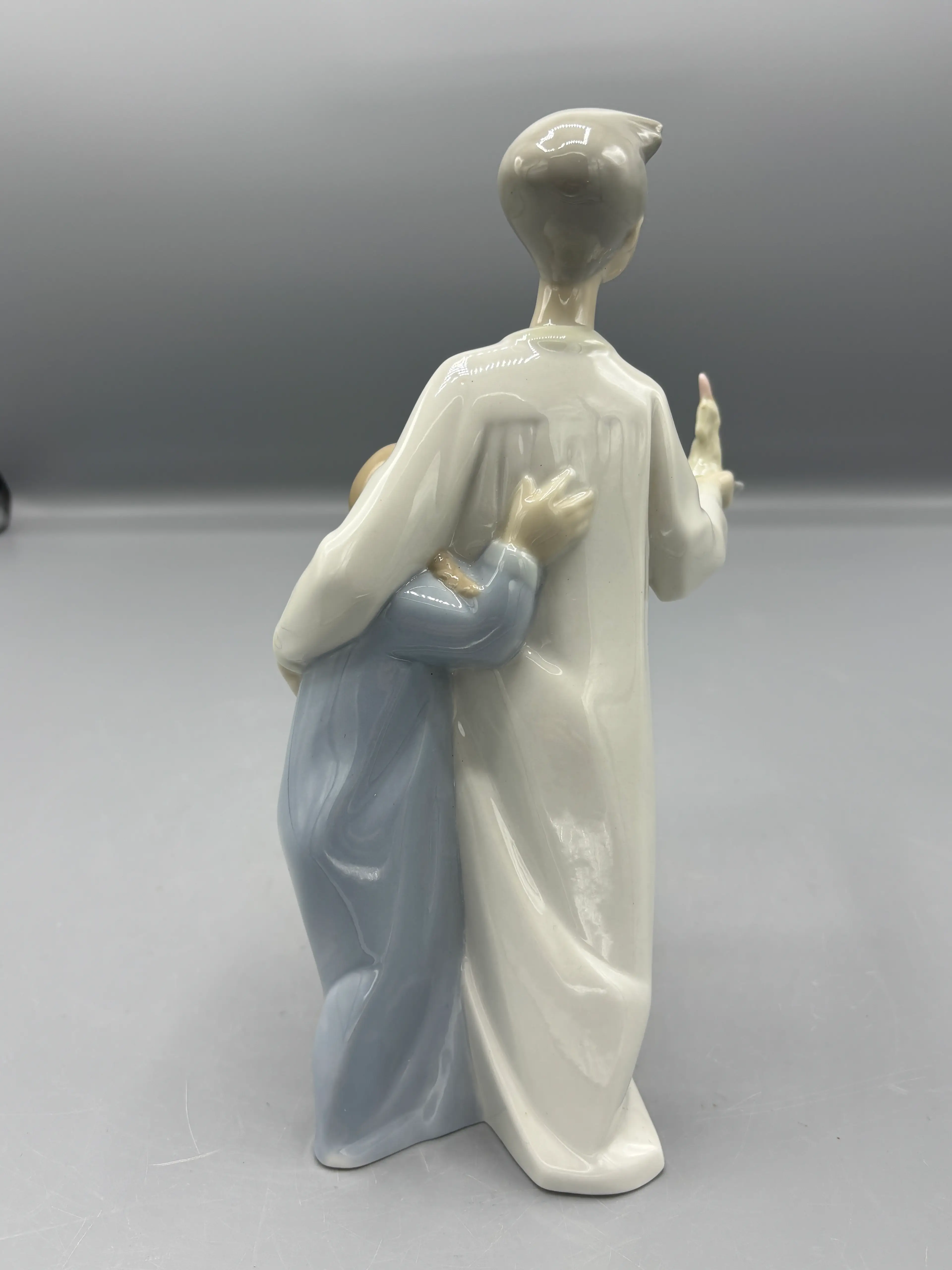 Image 4 of 6