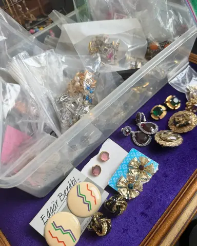 Quick Jewelry Show! Earrings Clearance! 🥳