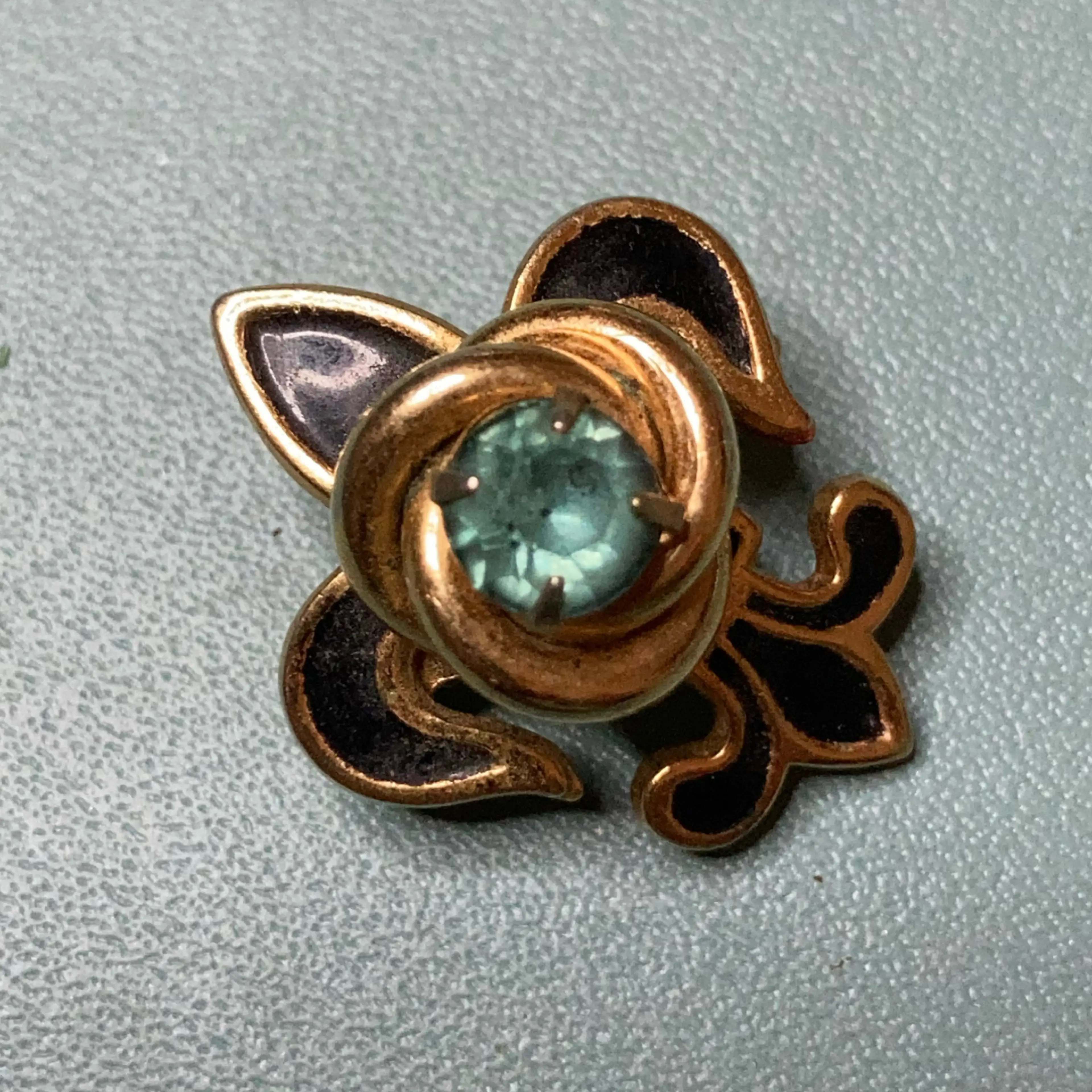 Image 2 of 6