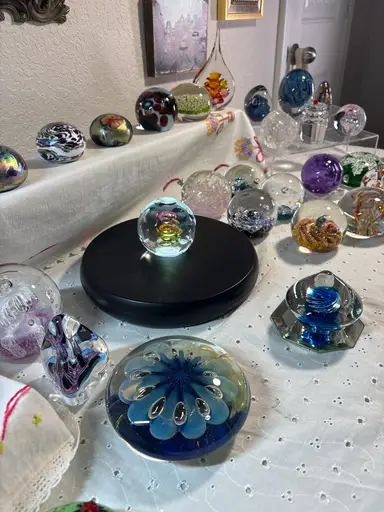 Paperweight Pop Up Preview Show 