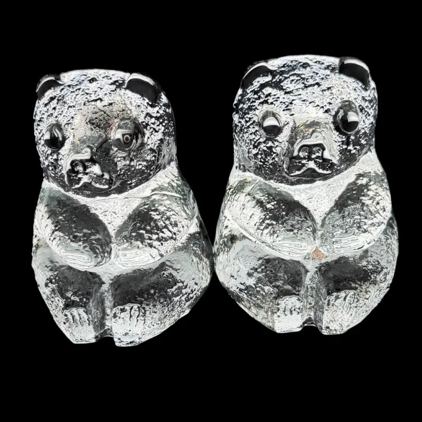 Vintage Blenko Glass Don Sheppard Bear Bookends Pair #836 - 365nm Manganese Glow
4.5” T x 3.5” L x 2.25” W