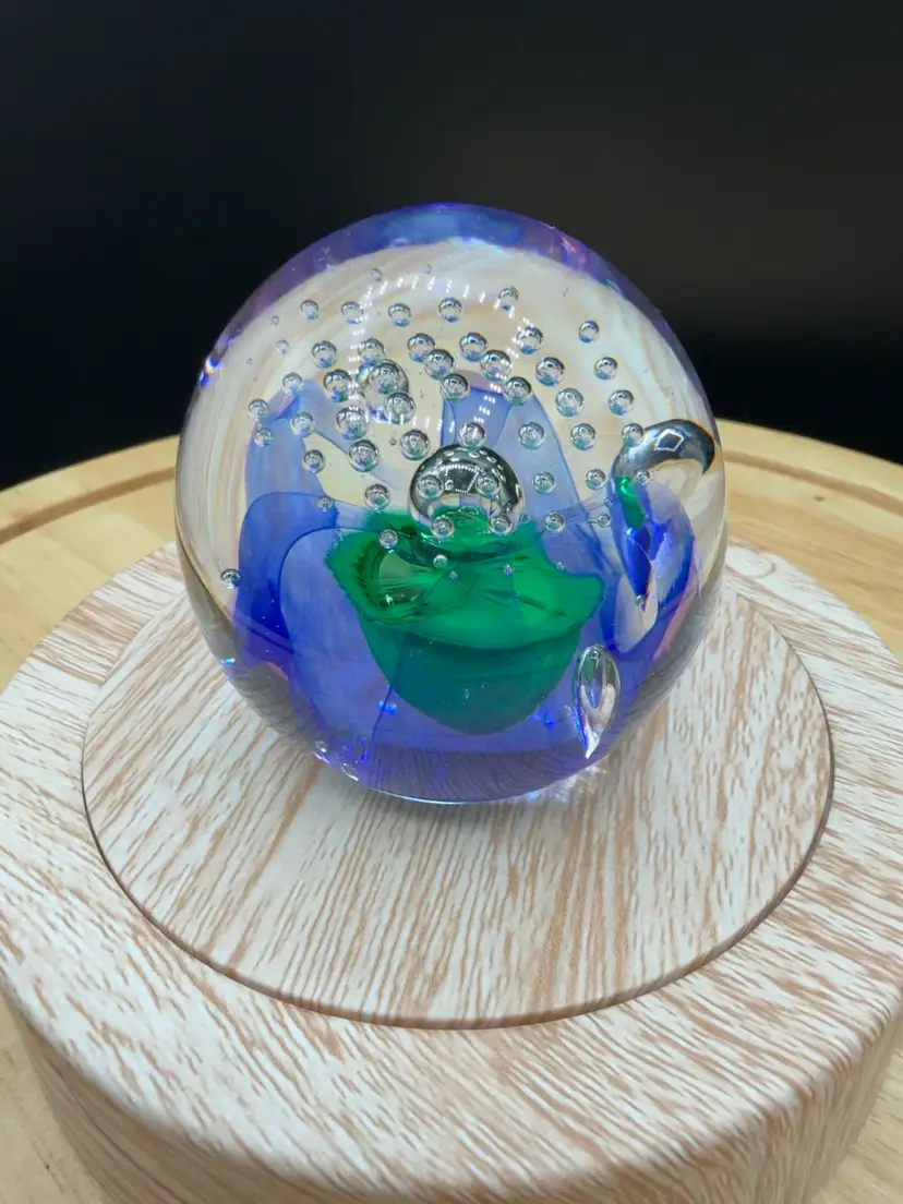 🐞Vtg  Dynasty Gallery Art Glass Paperweight Controlled Bubble Blue Green Flower 2" 2x2”