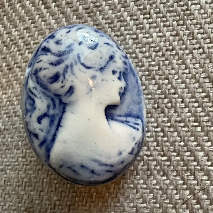 Vintage Ceramic Cameo