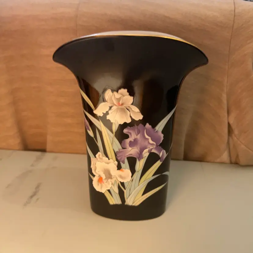 🖤1980s Yamaji Japan Black Ceramic Vase White & Purple Iris Floral Gold Rim