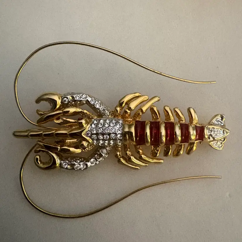 *Vintage Lobster Brooch With Rhinestones