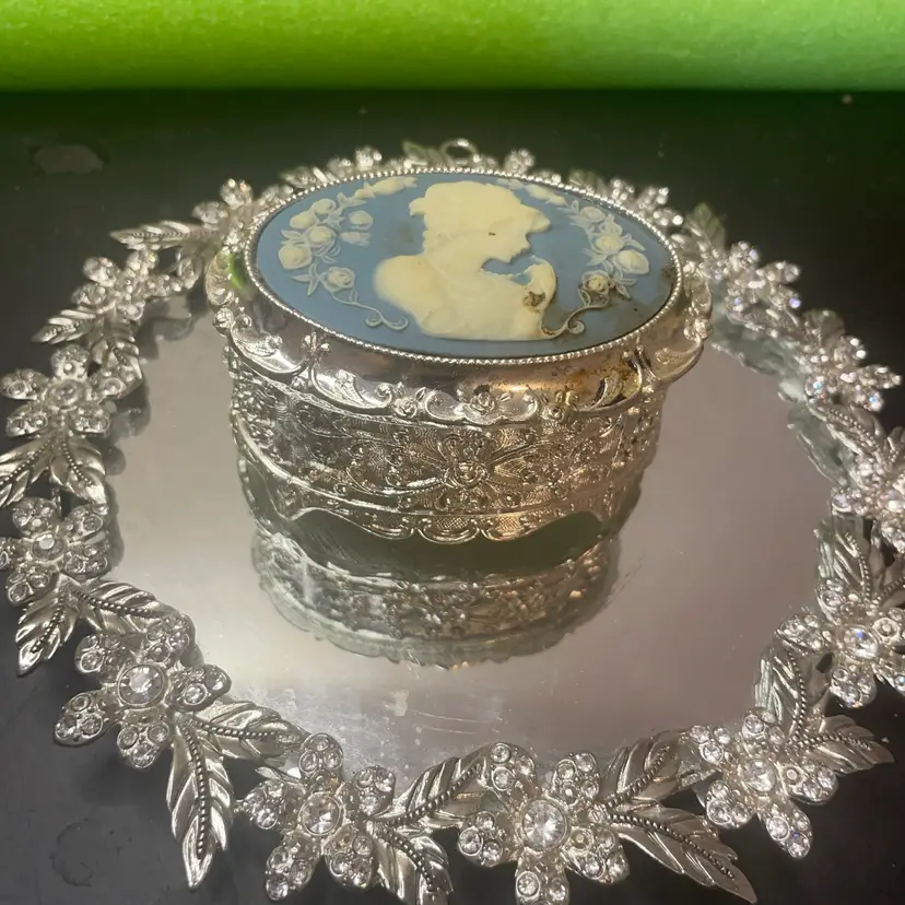 Ornate silver-tone 4” Musical oval trinket box w/classical cameo from European Fleamarket