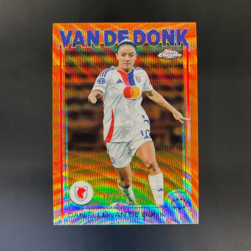 Danielle Van De Donk 2024/25 Topps Chrome UWCL Orange Wave /25 Lyon Soccer Card