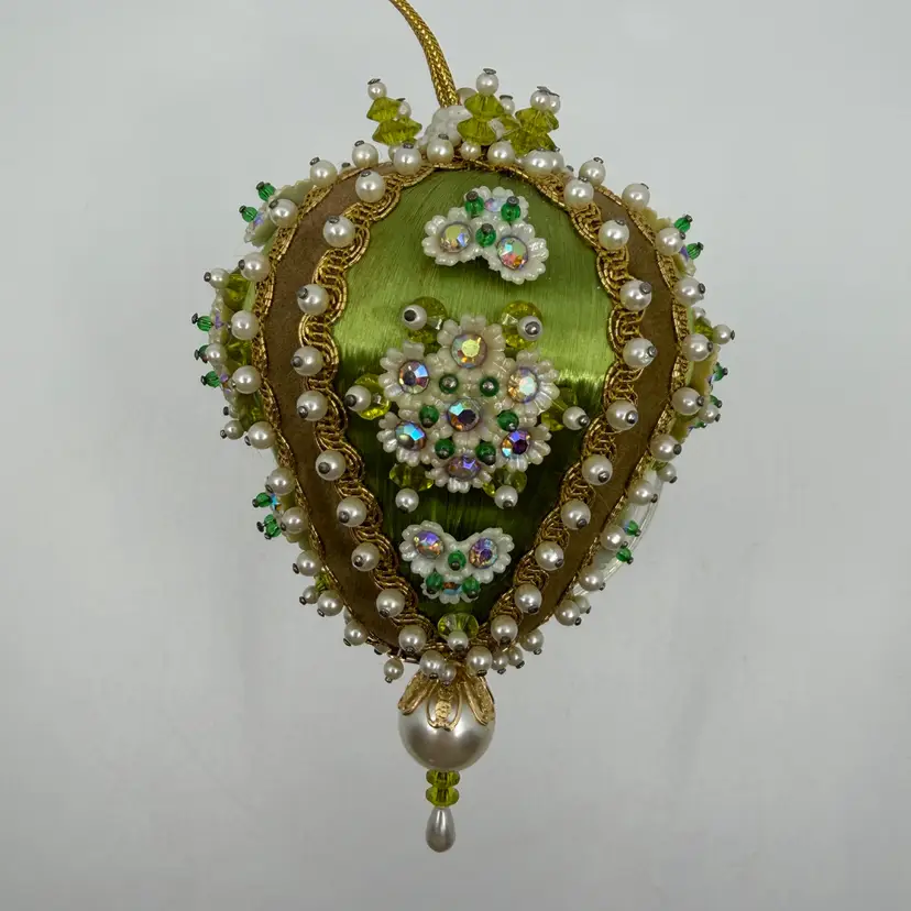 Vintage Handmade Pushpin Green & Gold Iridescent Beads Christmas Ornament 4.75”