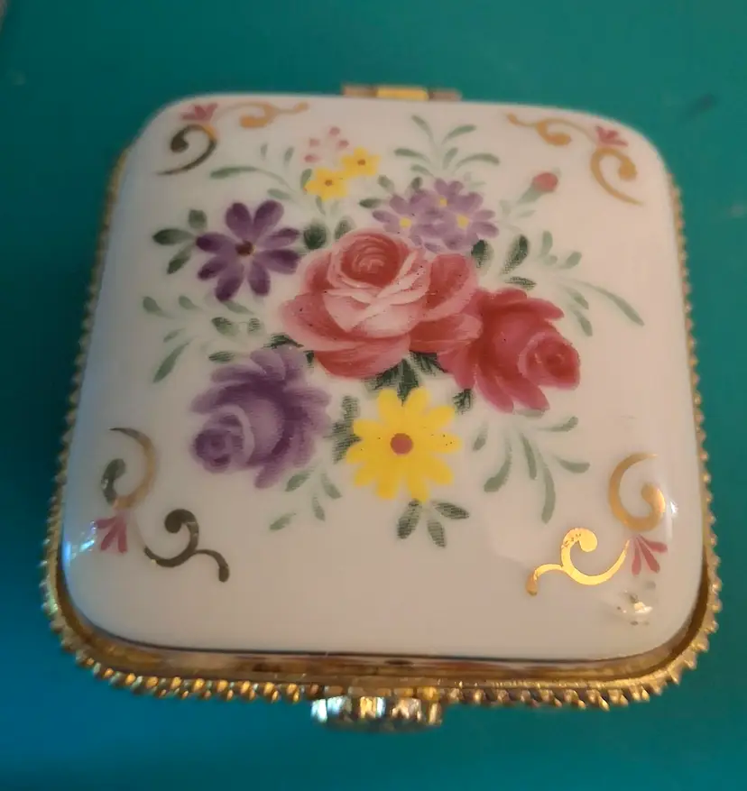 Kashmiri Lidded Trinket Box