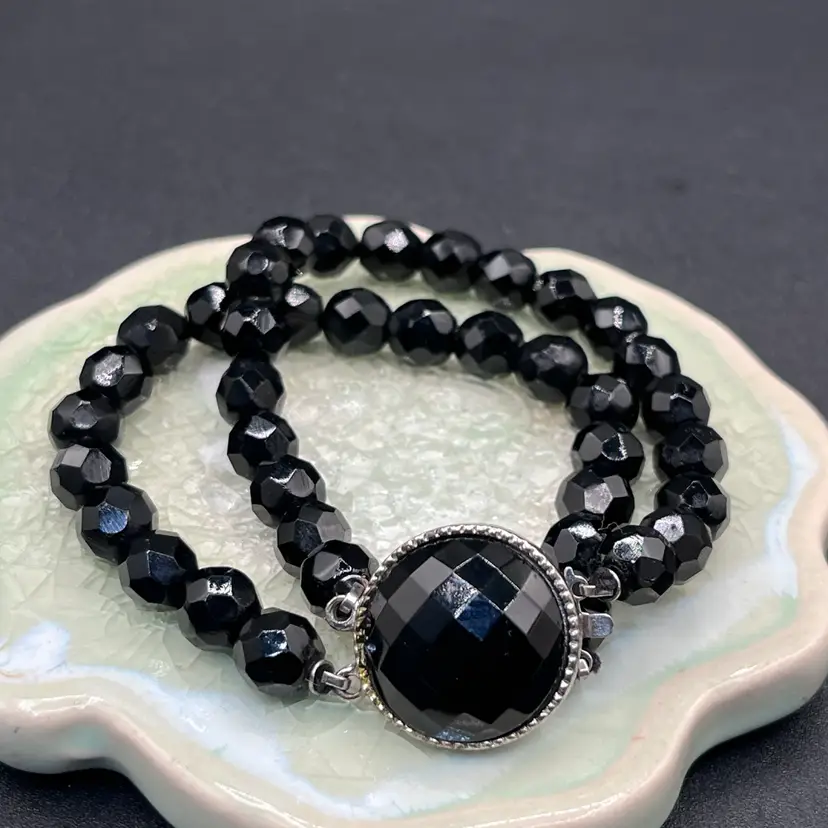 #23 Black Faceted Glass Beads Double stranded Bracelet With Silver Tone Metal Box Clasp 6.5cm