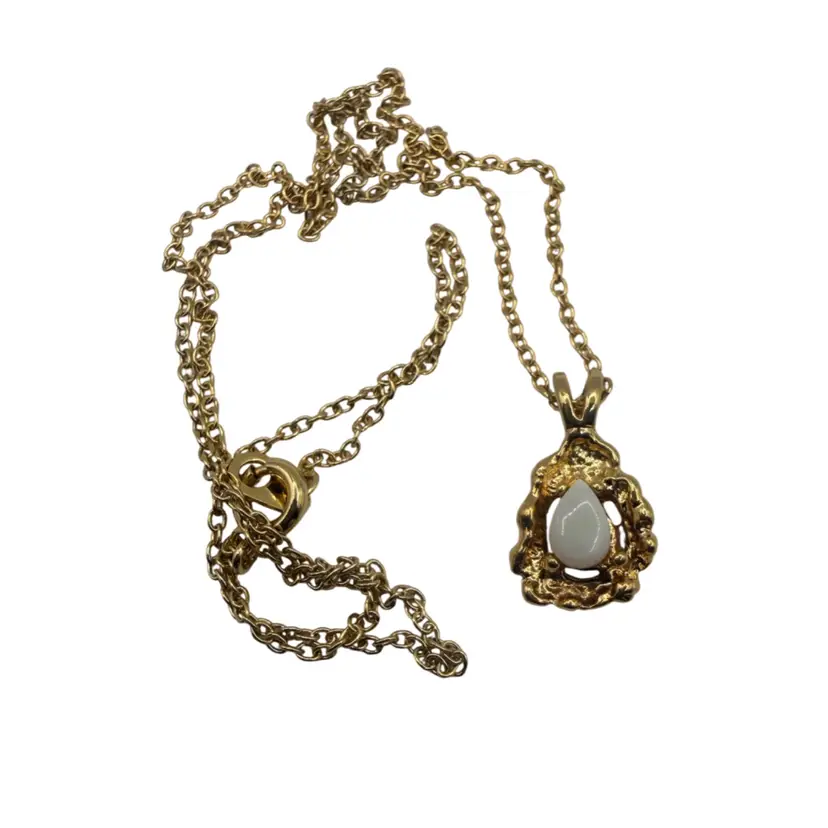 Gold Tone Textured Nugget Pendant Necklace White Opalite Cabochon Stone 18"