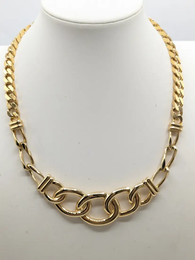 Vintage Monet Gold Tone Graduated Curb Chain Link Necklace