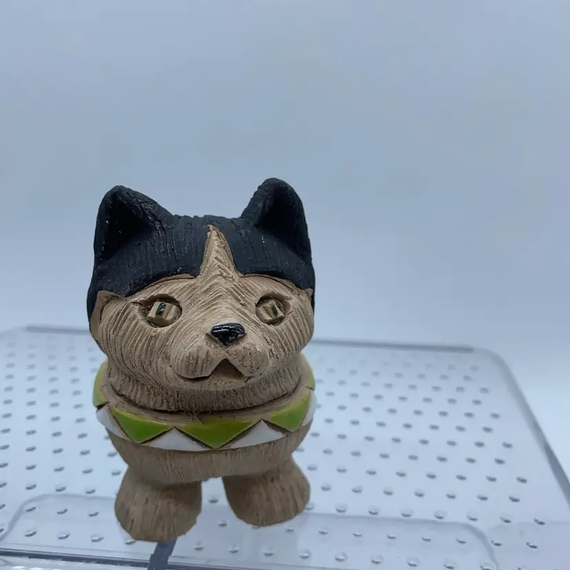 #3062 Hand-carved folk art husky puppy figurine from Uruguay Made By Rinconada