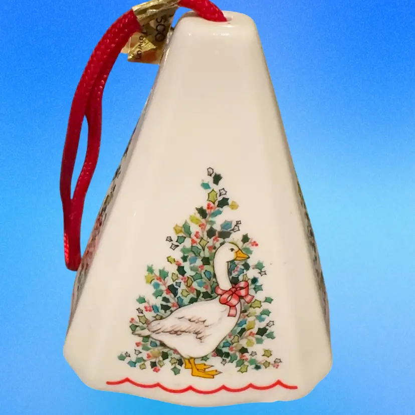 Porcelain Potpourri Goose Ornament