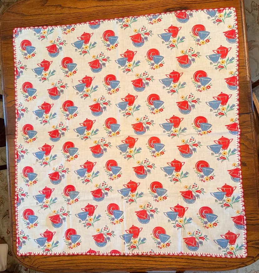 Vintage 1950s Tea Cup & Sugar Bowl Cotton Table Topper With  Hand Crocheted Scalloped Edge