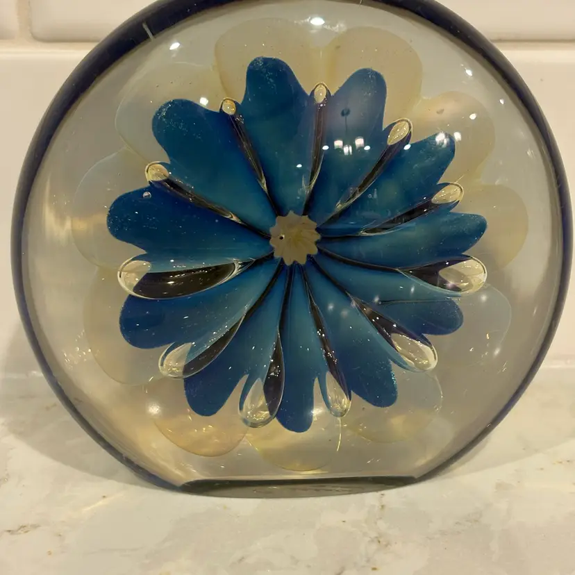 Robert Eickholt 2004 Signed Art Glass Paperweight - Blue & Cream Double Flower