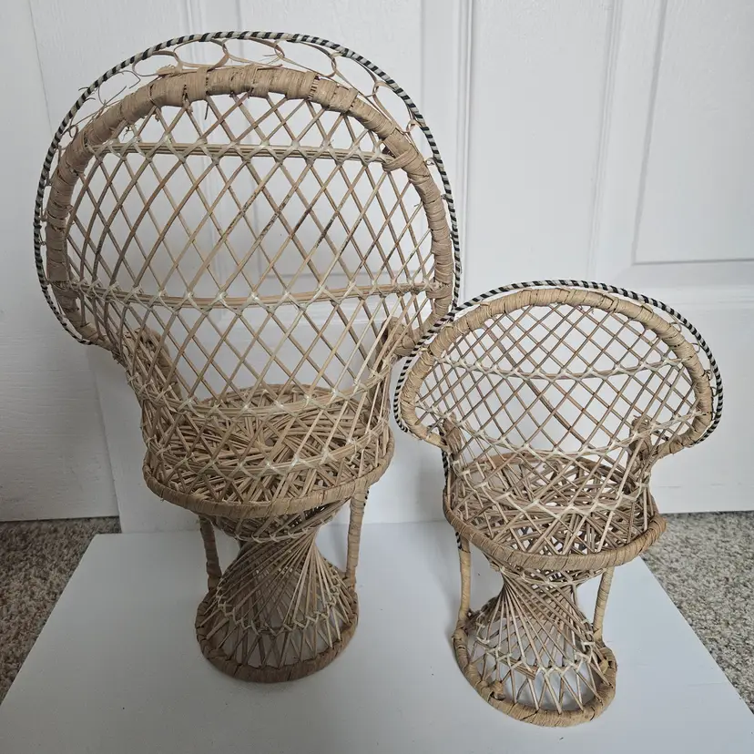 Vintage Wicker Fan Back Rattan Chairs Plant Stand Boho Decor Set 2