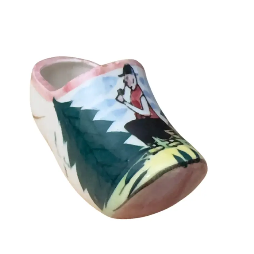 SH10  VTG CERAMIC DUTCH SHOE Marked Japan Colorful Scene