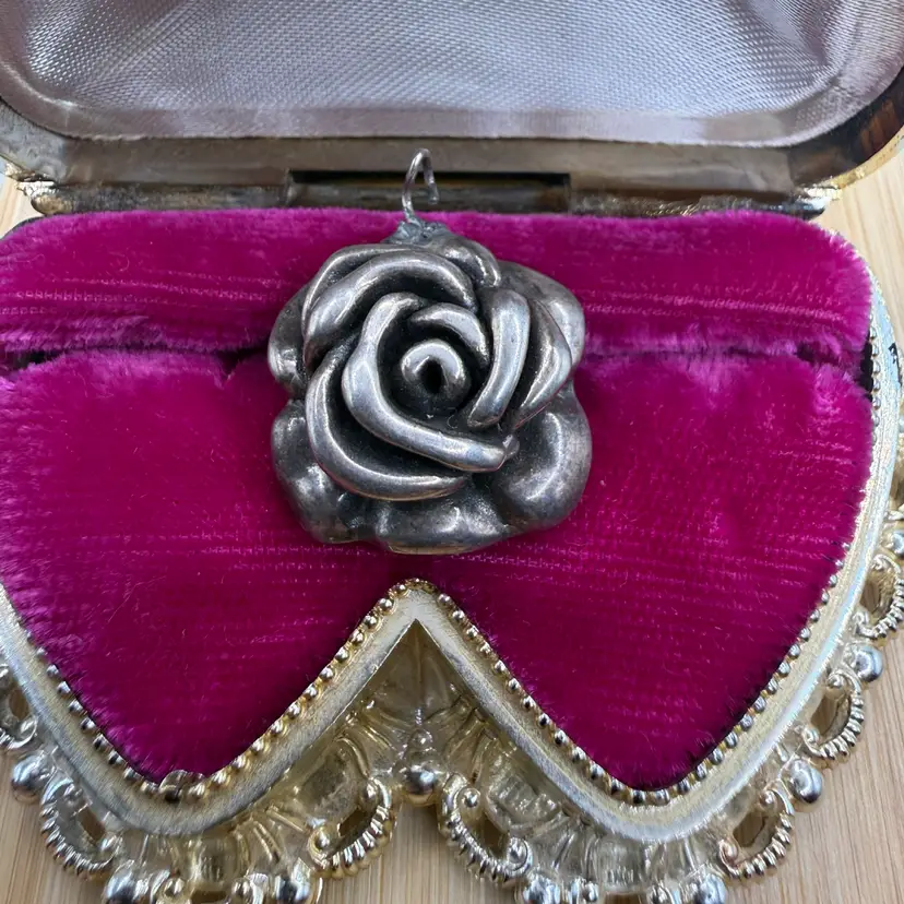 Vintage Sterling Silver Puffy Rose Pendent