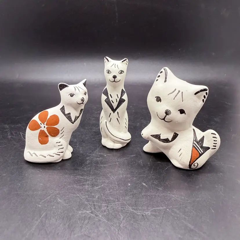 Acoma Pueblo Pottery Miniature Cat Dog Figurines Native American Shirley Chino