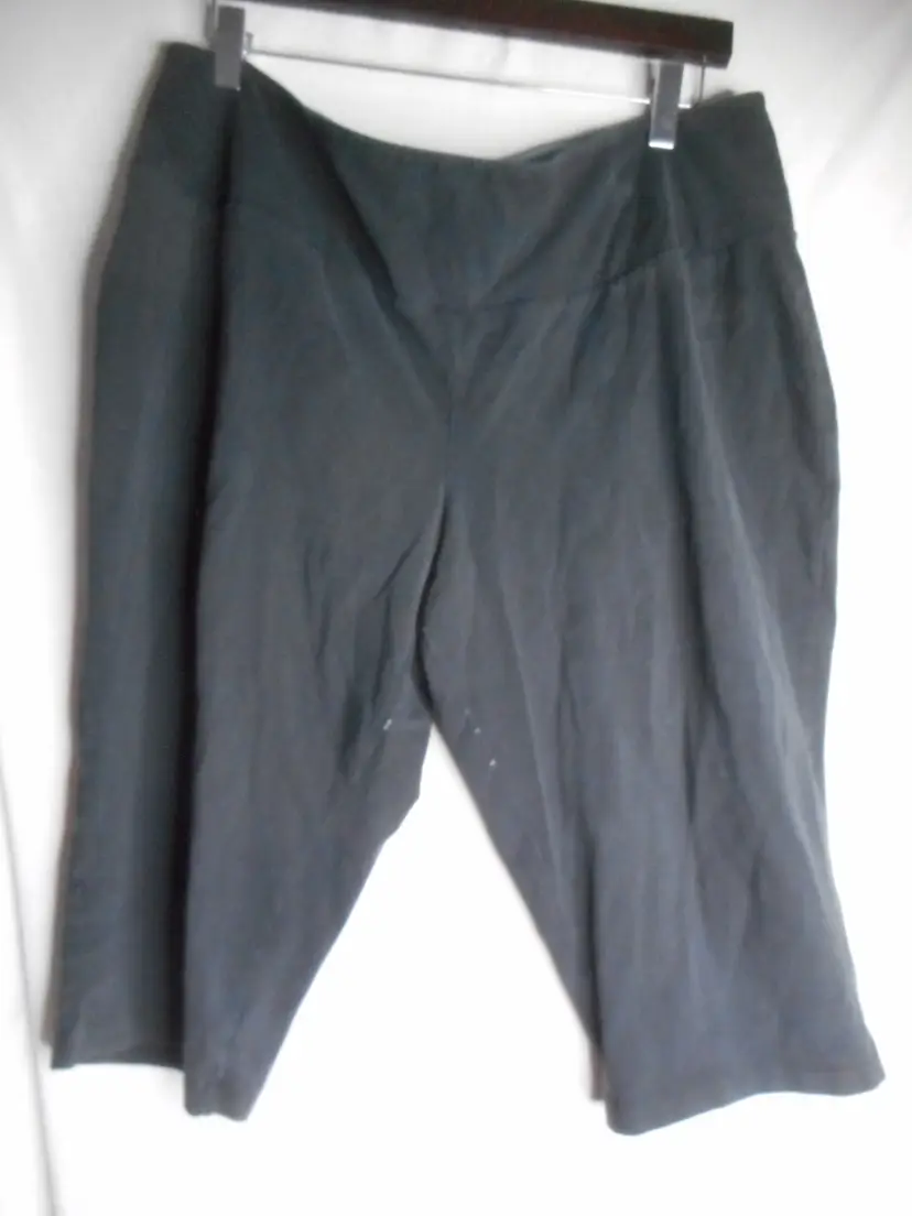QVC Size XLP Woman with Control Renee Greenstein Black Pull On Capri