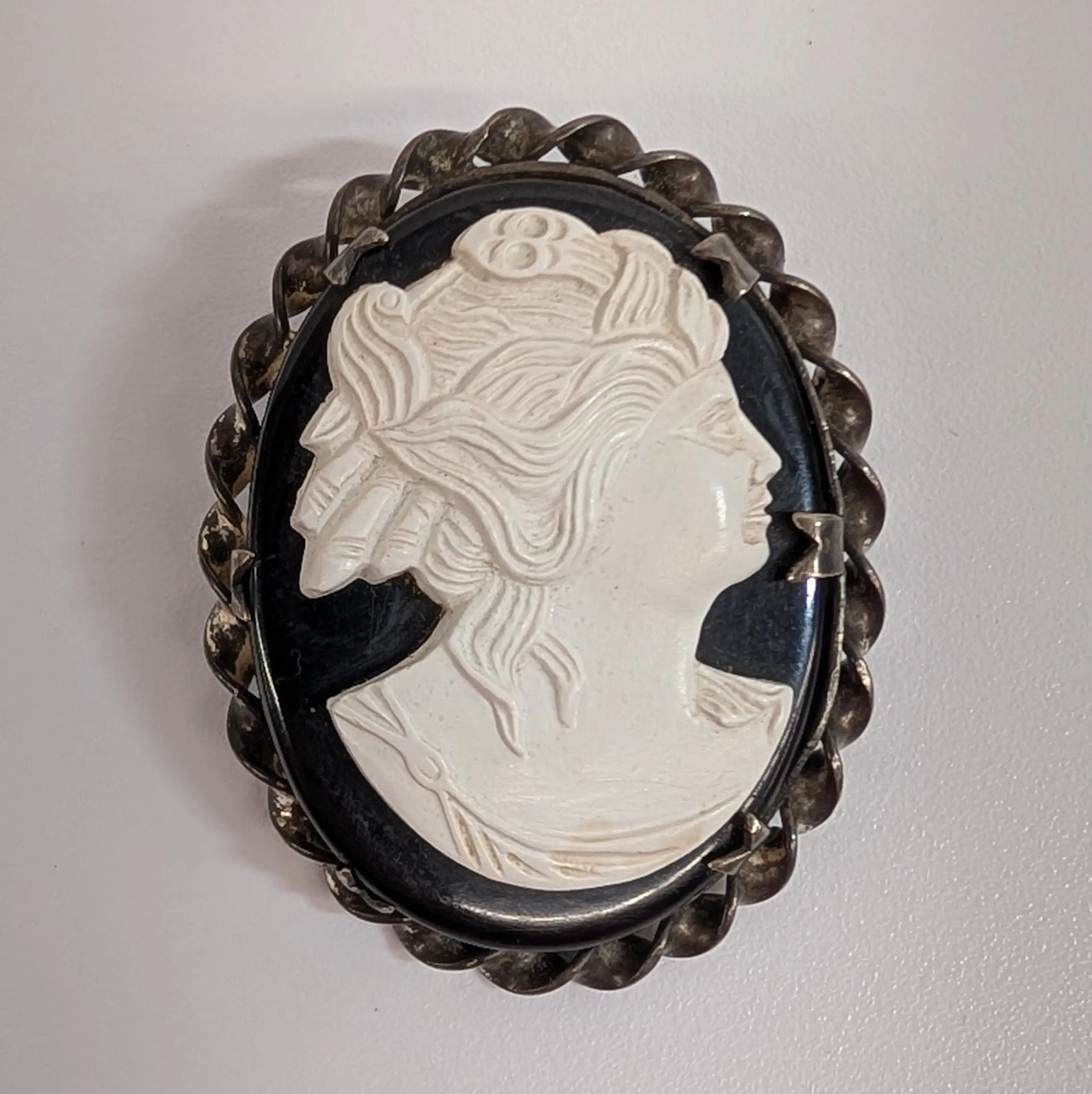 Image 2 of 8