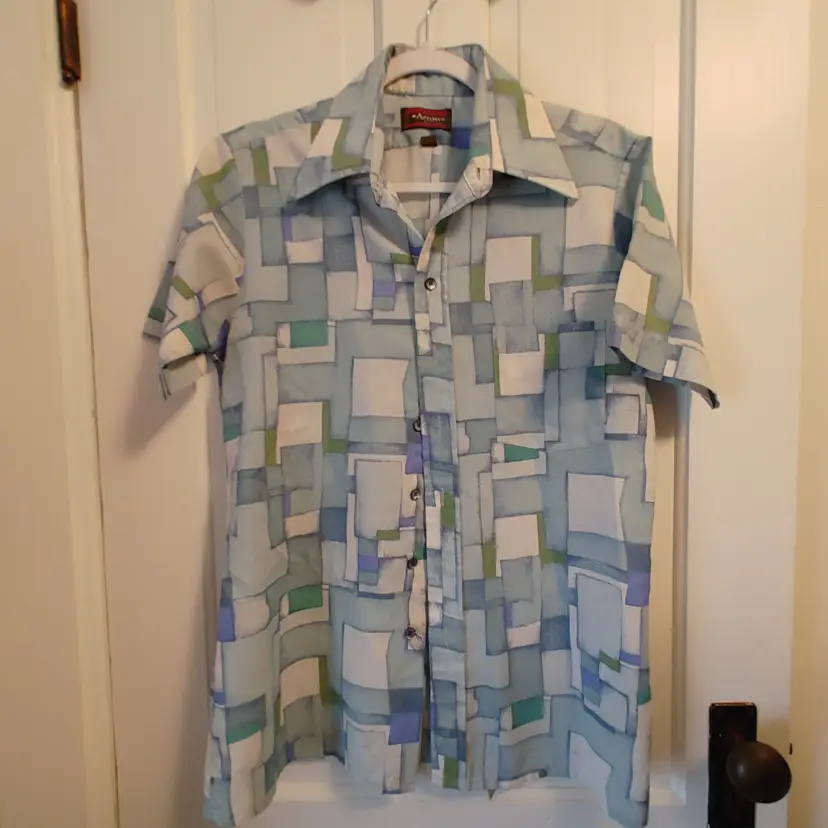 Men's Top- Brand: Arrow. Size Medium. Blue green square top. Material: Unknown. No condition issues.