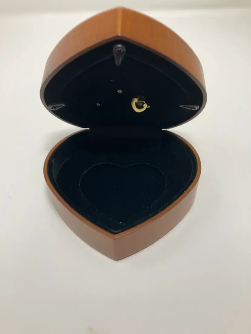 Wooden Heart Photo Holder Windup Music Box! Plays Amazing Grace! 4” x 4”!