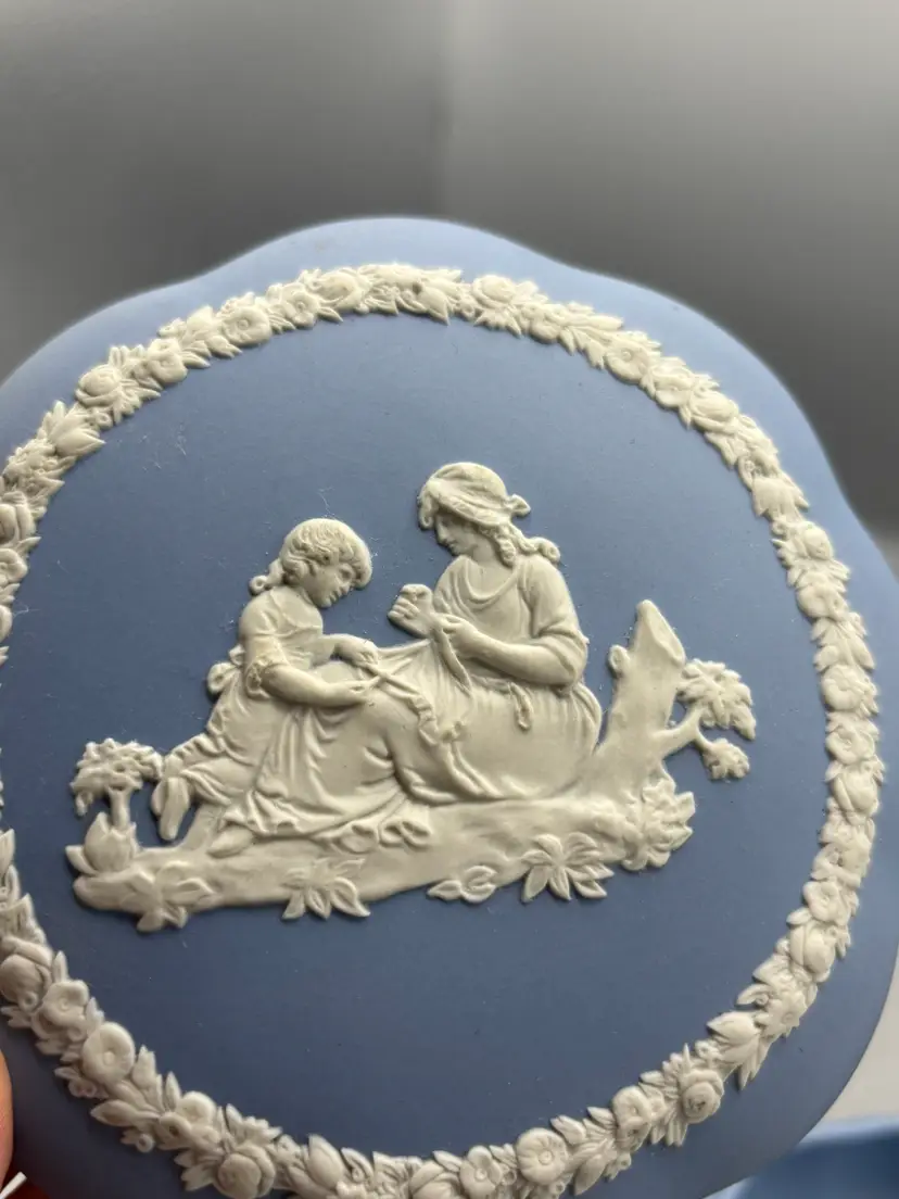 Vintage Wedgewood blue Jasperware scallop trinket box,