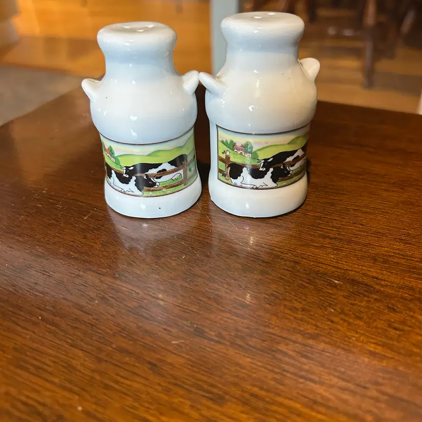 Cow Milk Jug Shakers