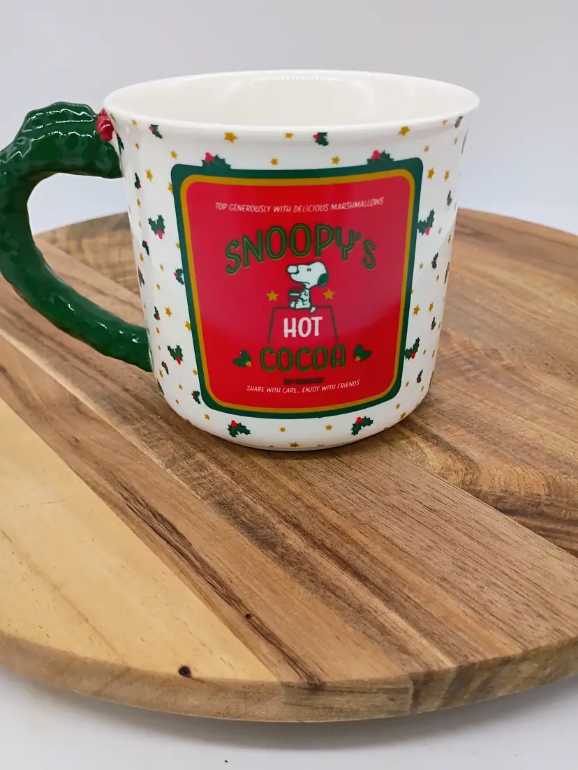 Peanuts  SNOOPYS HOT COCOA MUG New in Box by Enesco.