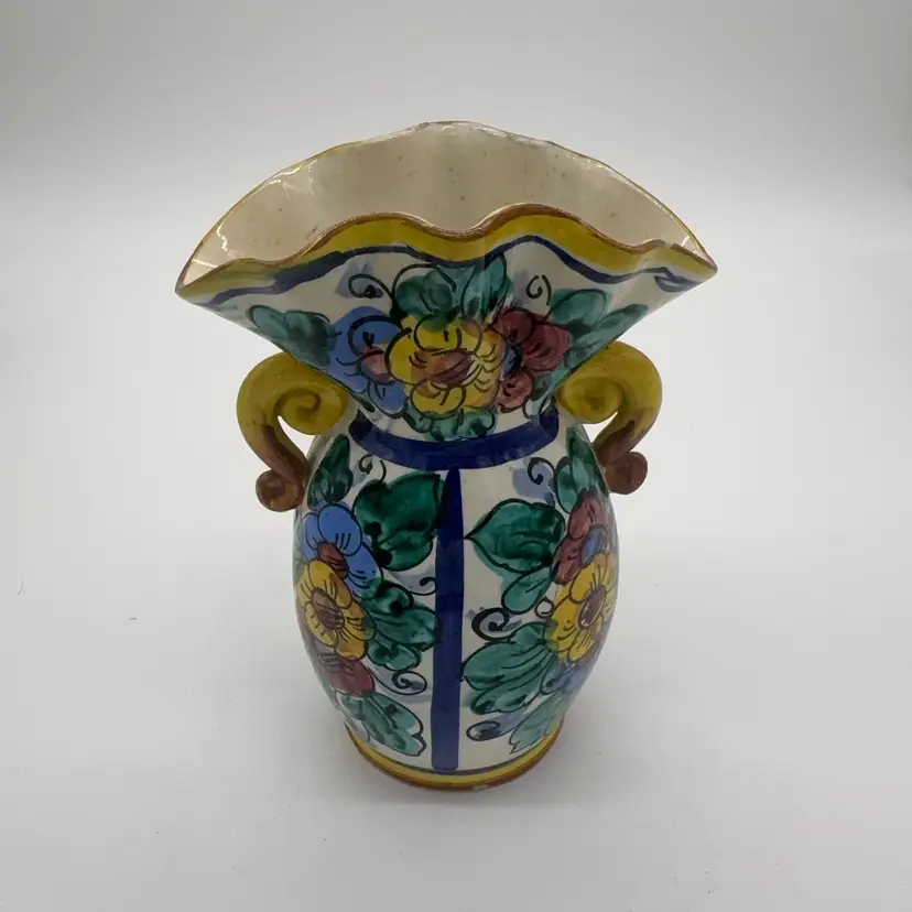 010.  Vintage Majolica Italian Pottery Vase