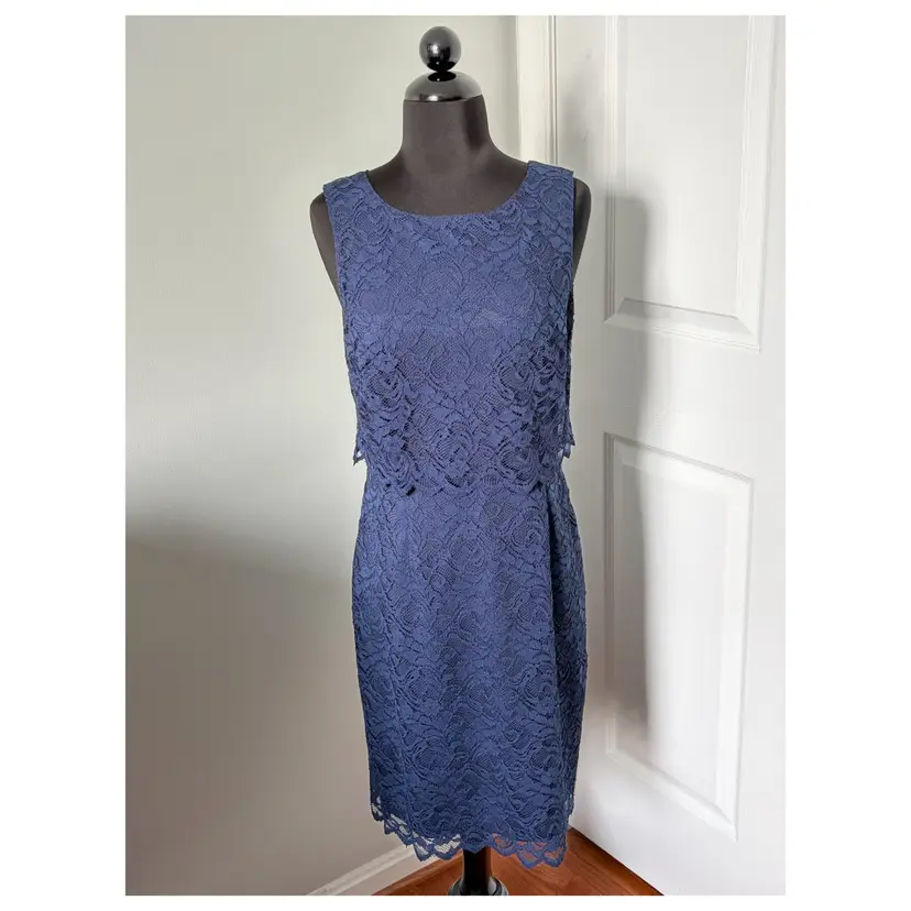 Ivanka Trump Dress, Navy Blue, Lace, Sleeveless, Lined, Back Zipper/Eye Hook, Polyester, Size 6