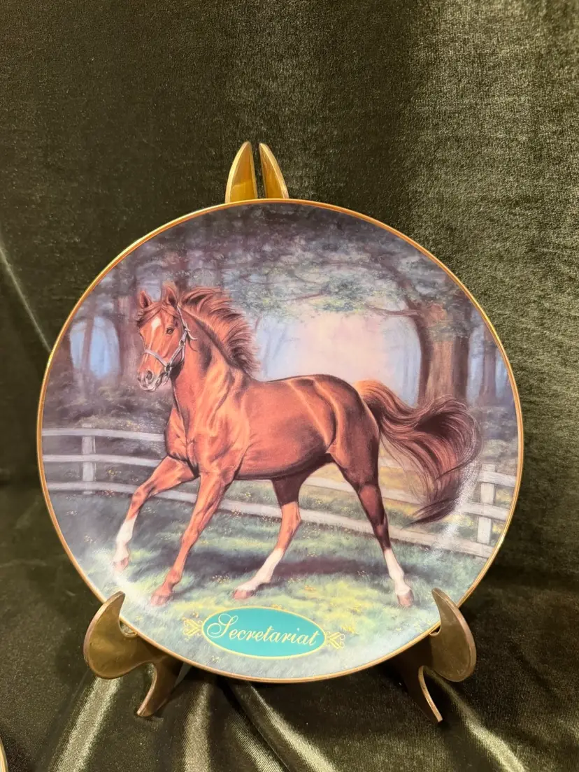 Secretariat "Champion Thoroughbreds" Horse Porcelain Limited Edition Plate