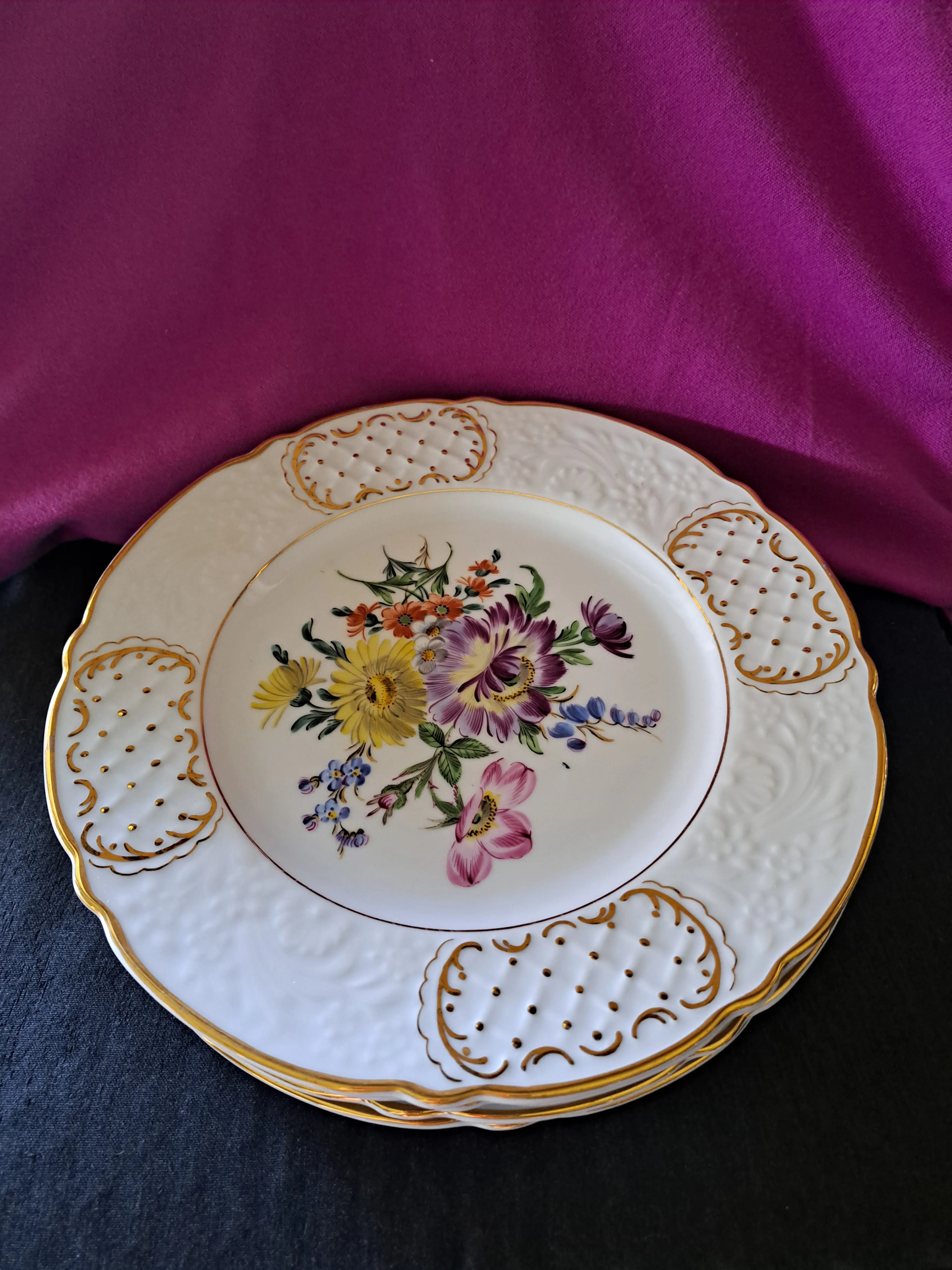Image 1 of 4