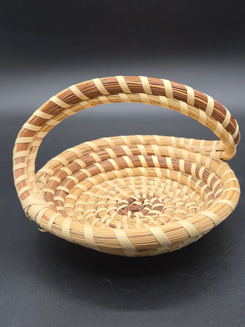 Vintage Hand-Woven Gullah Carolina Sweetgrass Basket. Signed "Bev. Grant"