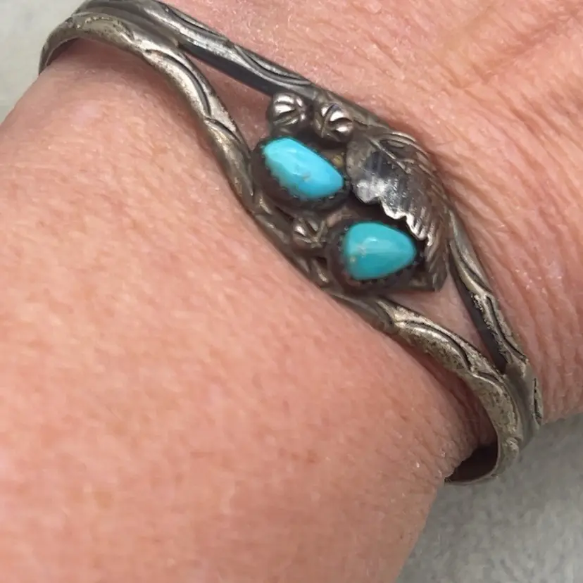 #01 Vintage Native American SD Sterling Silver Turquoise Eagle Cuff Bracelet