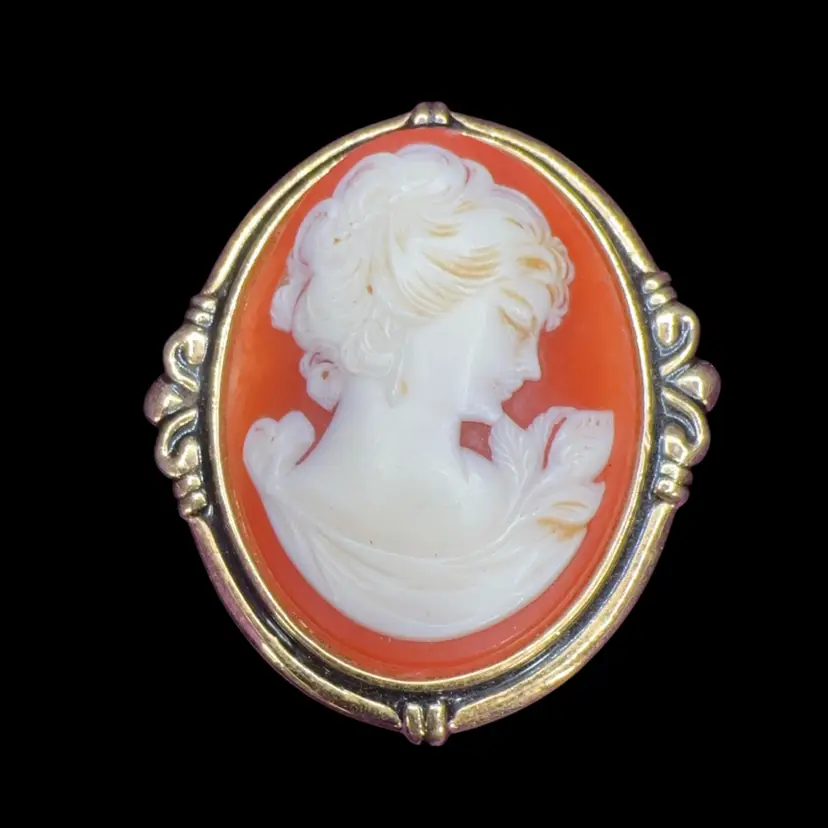 2008 Rate Lauder Perfume Locket