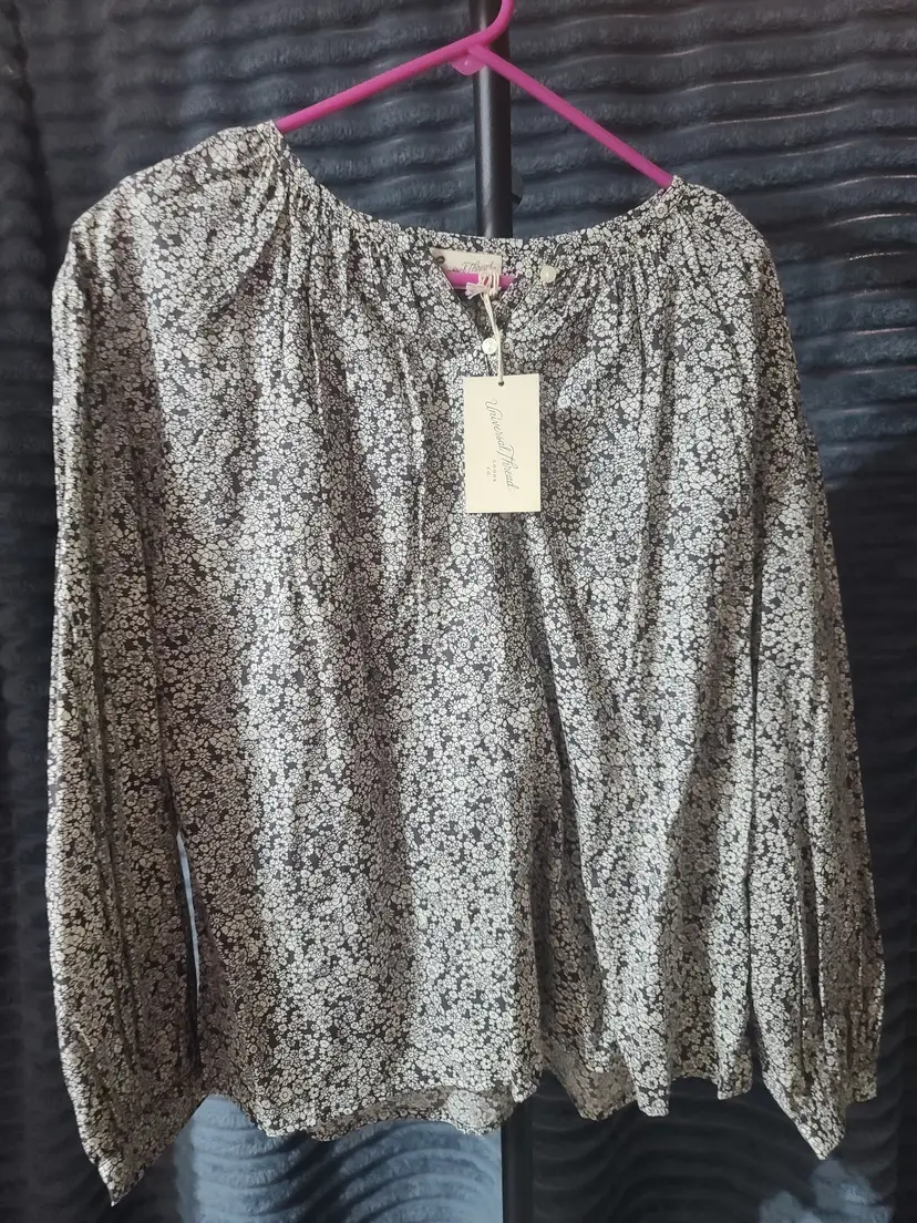 Universal Threads size XL