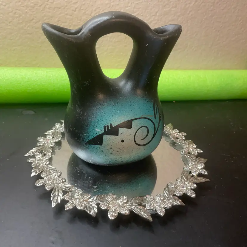 Gorgeous Signed Johnson 6” Navajo Wedding Vase
