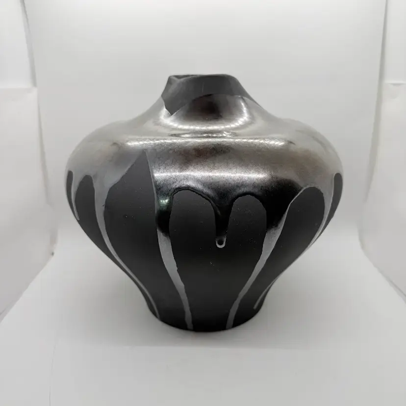 Vintage 1987 Haeger Black Drip Vase MCM Raku Volcanic Metallic Bronze #4415 READ