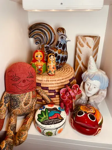 Smiles, Frowns, Folk Art …& A Clown 🤡 (+Upcoming Show Previews!)